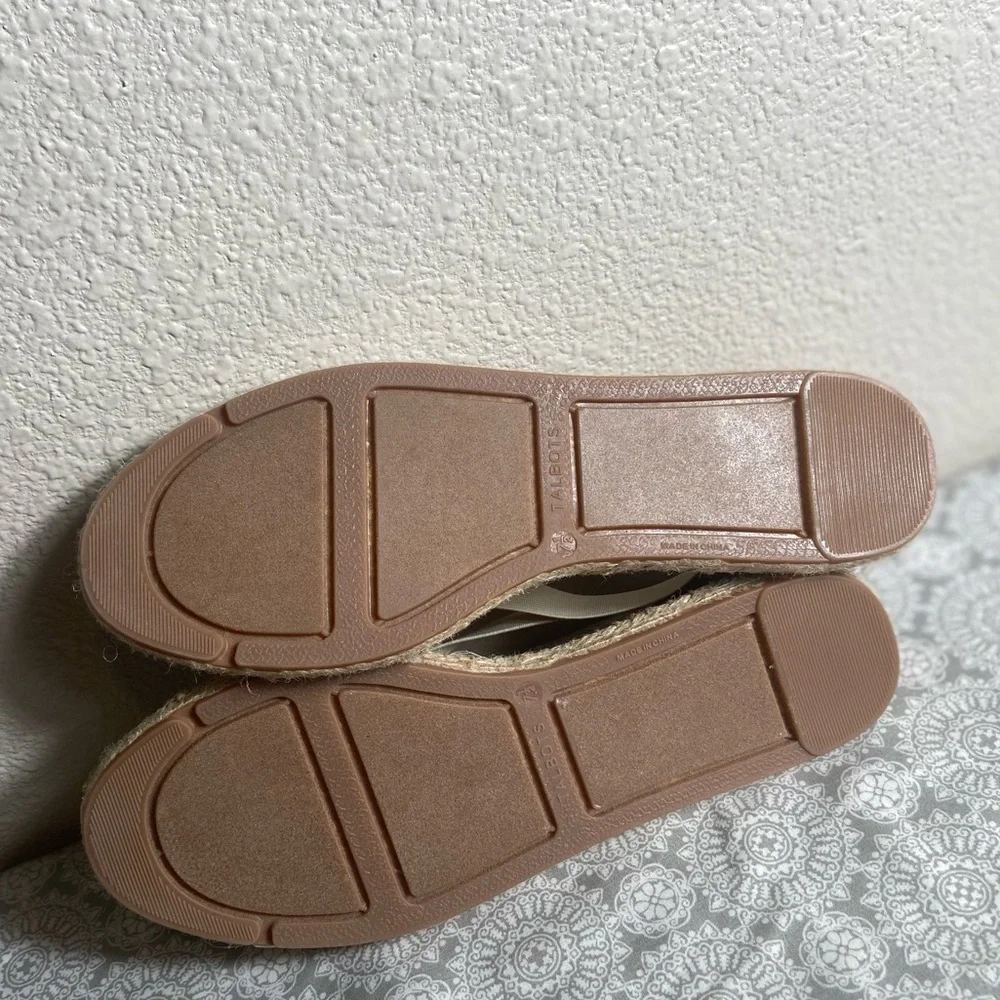 Talbots~Neutral~Espadrille~Slip-On Sandal~Woven Fabric~Elastic Straps~Size 7.5